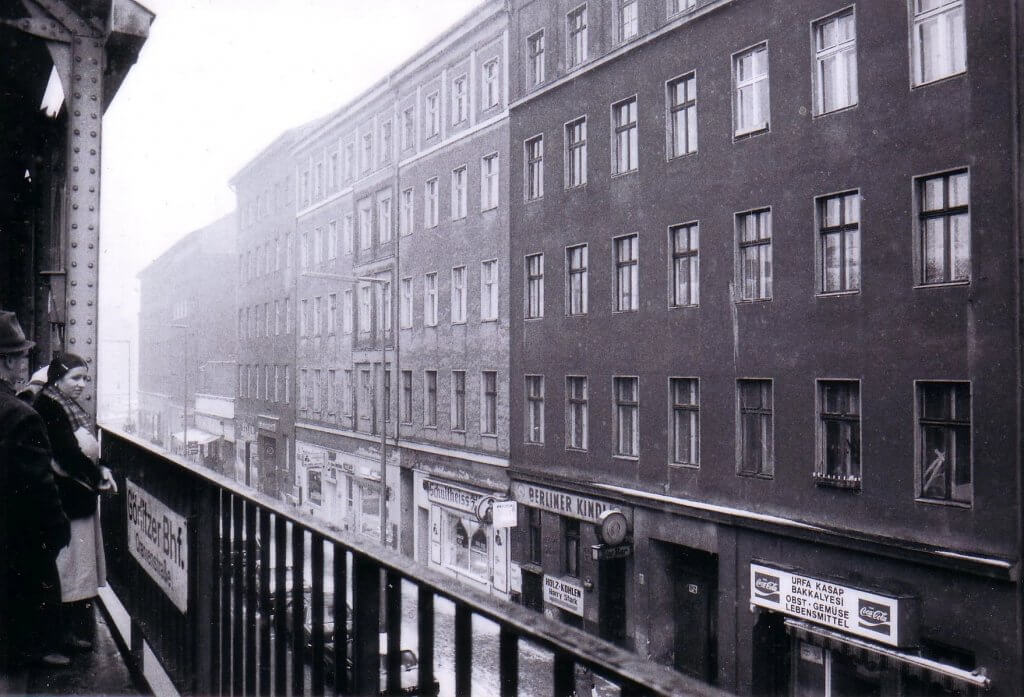 #75 Ellis Bierbar, Blick vom U-Bahnhof Görlitzer Park, Quelle Archiv Bernd Feuerhelm