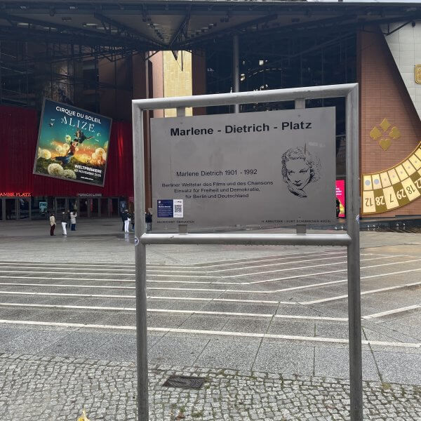 #6 Marlene-Dietrich-Platz, Berlin, 2025, Quelle: R. Nasemann CC BY 4.0