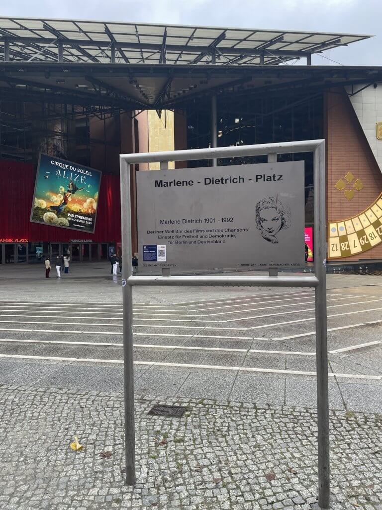 #6 Marlene-Dietrich-Platz, Berlin, 2025, Quelle: R. Nasemann CC BY 4.0