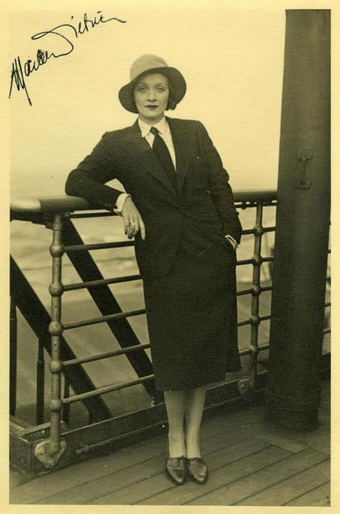 Marlene Dietrich bei der Überfahrt in die USA / on the ship towads USA, 1931, Quelle: Pressebild-Verlag Schirner/DHM