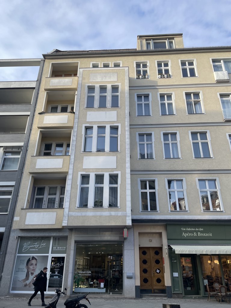 #93 - Meyer-Stube am Olivaer Platz, betrieben von Elsa Conrad 1925-1930, Xantener Str. 13, Quelle: R. Nasemann, CC BY 4.0