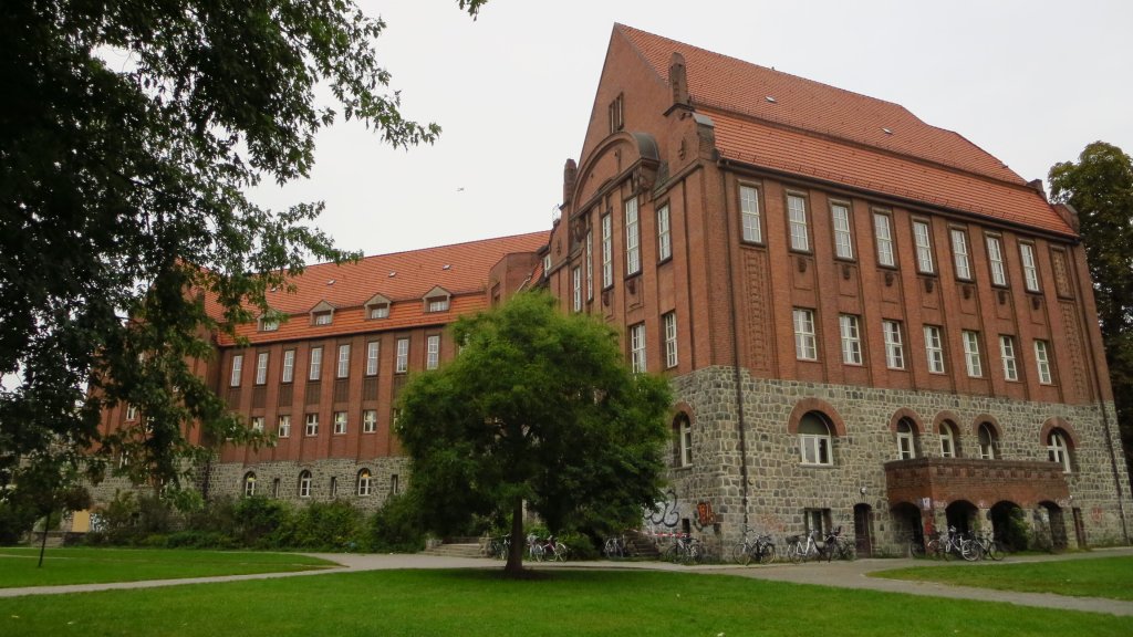 #107 Haus B des Primo-Levi-Gymnasiums, ehemals / former Weißenseer Reform-Realgymnasium, Gad Becks Schule bis / school until 1934, Berlin-Weißensee, Quelle Sinuhe20 - CC BY-SA 3.0