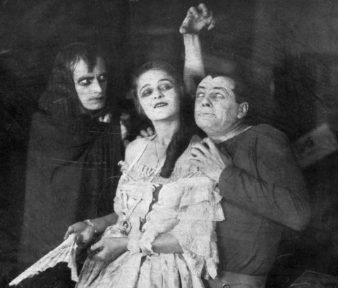Anita Berber im Film "Unheimliche Geschichten"; mit Conrad Veidt, Reinhold Schünzel, 1919