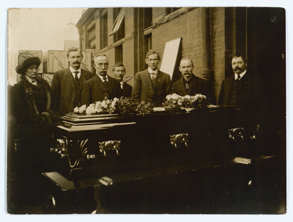 Herman Bang, Sarg/coffin, 1912, Quelle: The Royal Library, Denmark
