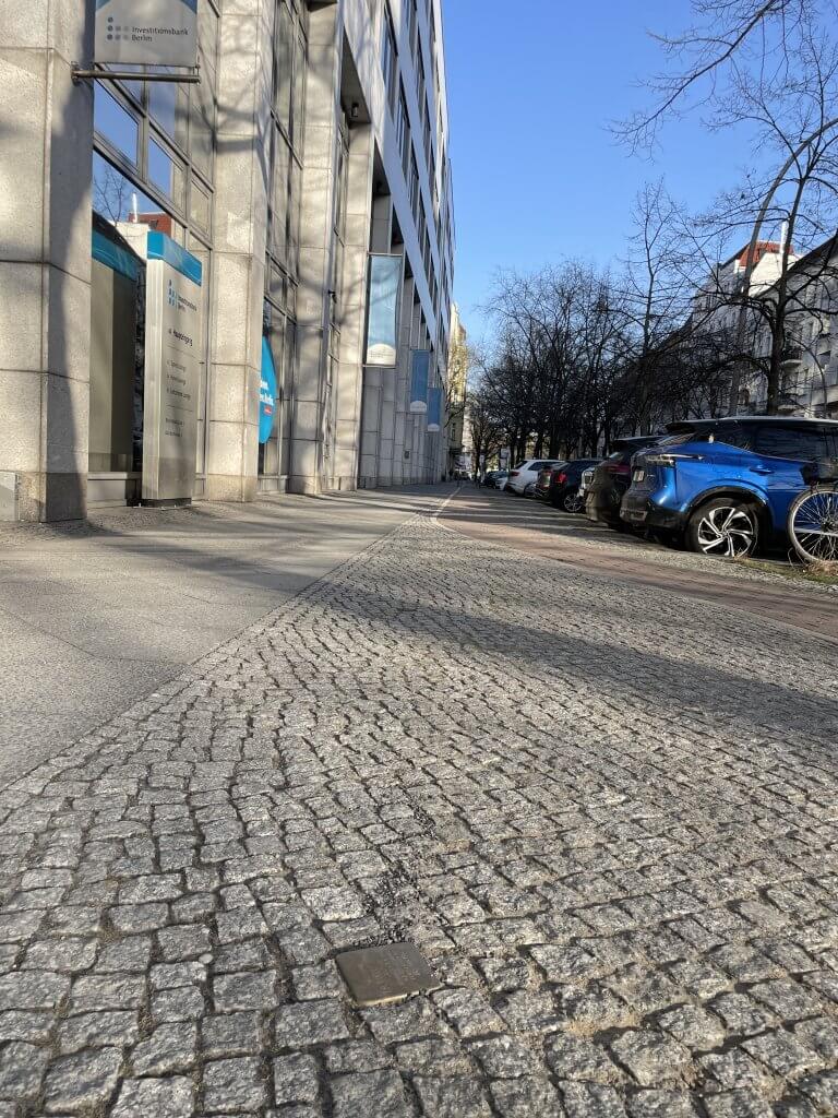 #86 - Stolperstein Rudolf Schild, Nachodstr. 11, Quelle: R. Nasemann, CC BY 4.0