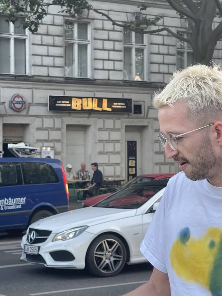 #28 - heute Bull, früher Kleist-Casino, Auftrittsort/ Performance Location Klaus Nomi; die  weltweit 2. älteste noch betriebene queere Bar, the second-oldest queer bar still in operation worldwide, Kleiststraße 35, Berlin-Schöneberg